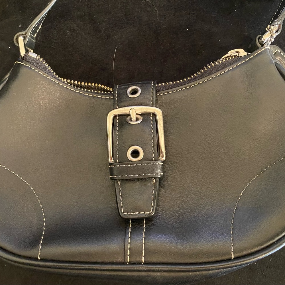 Small Black Coach Leather Shoulder Hand Bag